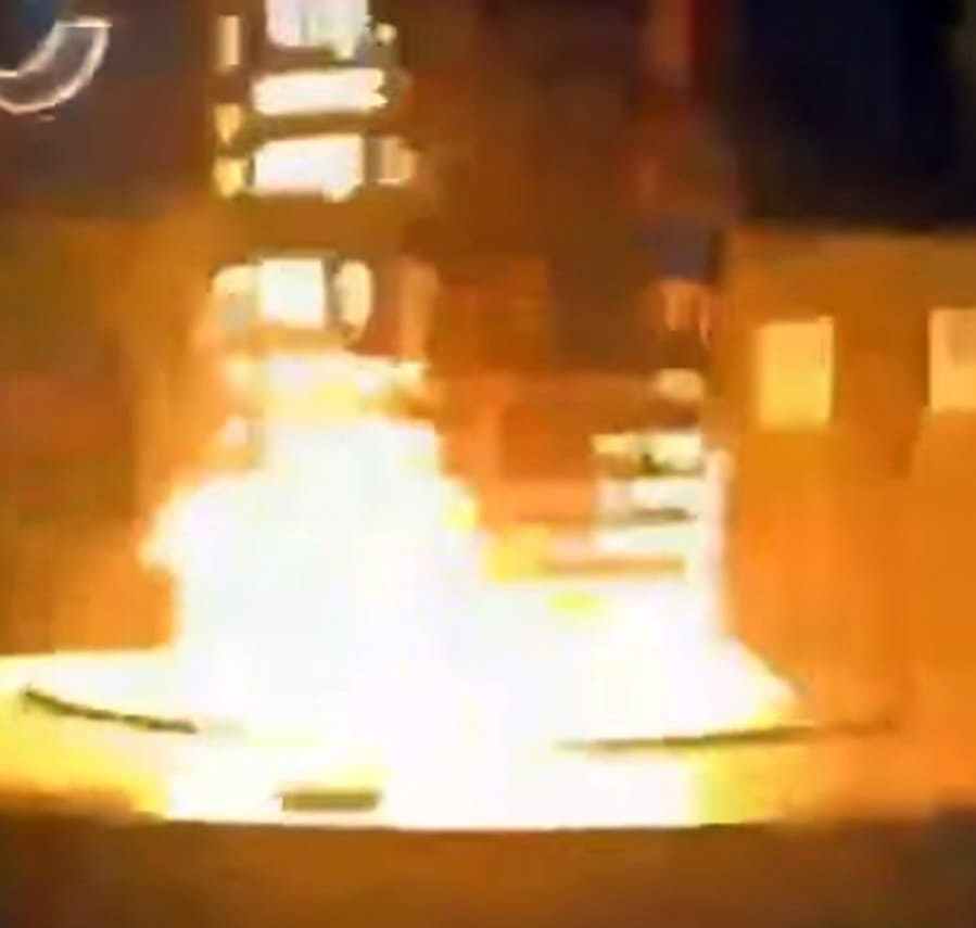 ফেনীতে গভীর রাতে জুলাই স্মৃতিস্তম্ভে আগুন