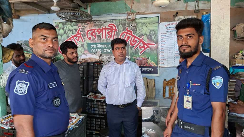 জিলাপিতে হাইড্রোজ, মেয়াদোত্তীর্ণ পণ্য বিক্রি: চাঁদপুরে ৩ প্রতিষ্ঠানকে জরিমানা