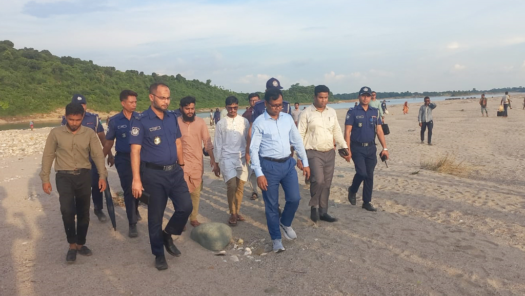 আজকের পর কারও কাছে পাথর পাওয়া গেলে আইনানুগ ব্যবস্থা: জেলা প্রশাসক