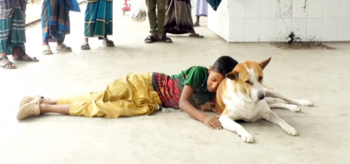 কুকুরের সঙ্গ ছাড়িয়ে পুনর্বাসনে শ্রাবণ, ইউএনওর উদ্যোগে ফিরছে স্বাভাবিক জীবনে