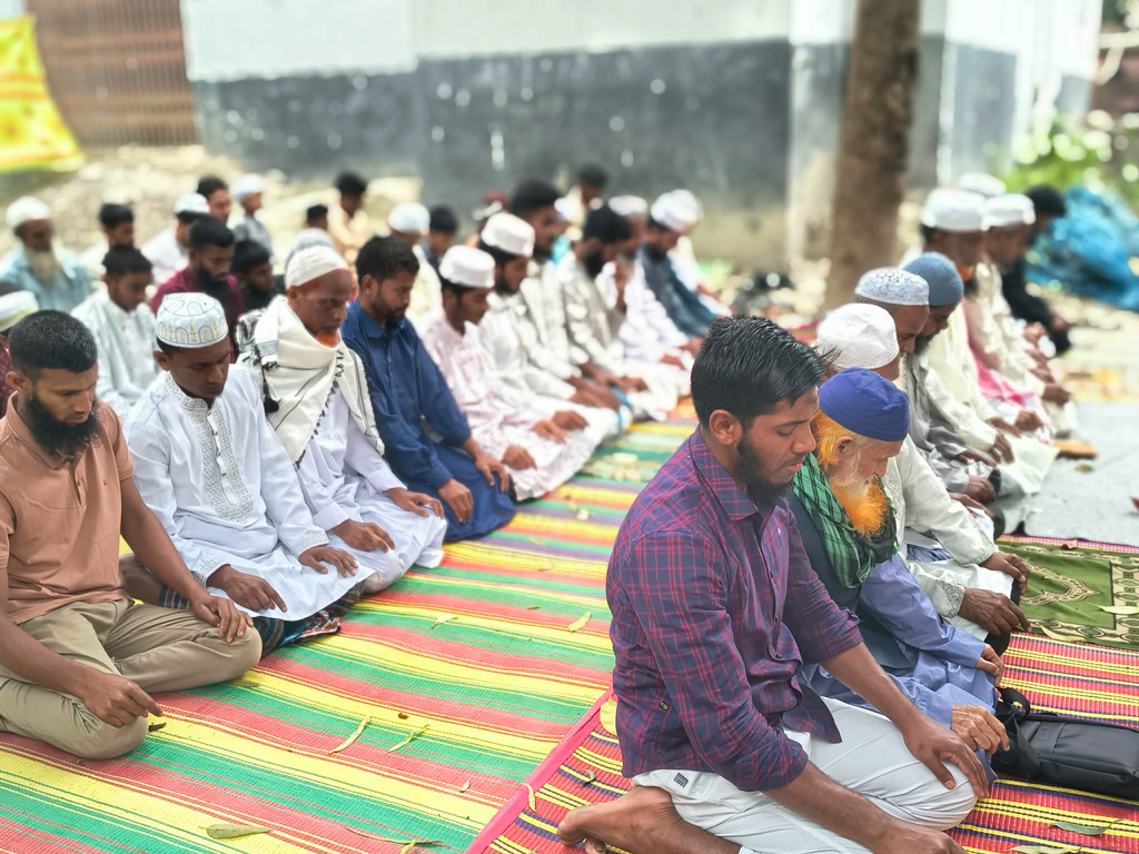 জামালপুরে ২০টি গ্রামে ঈদ উদ্‌যাপন মধ্যপ্রাচ্যের সঙ্গে মিল রেখে