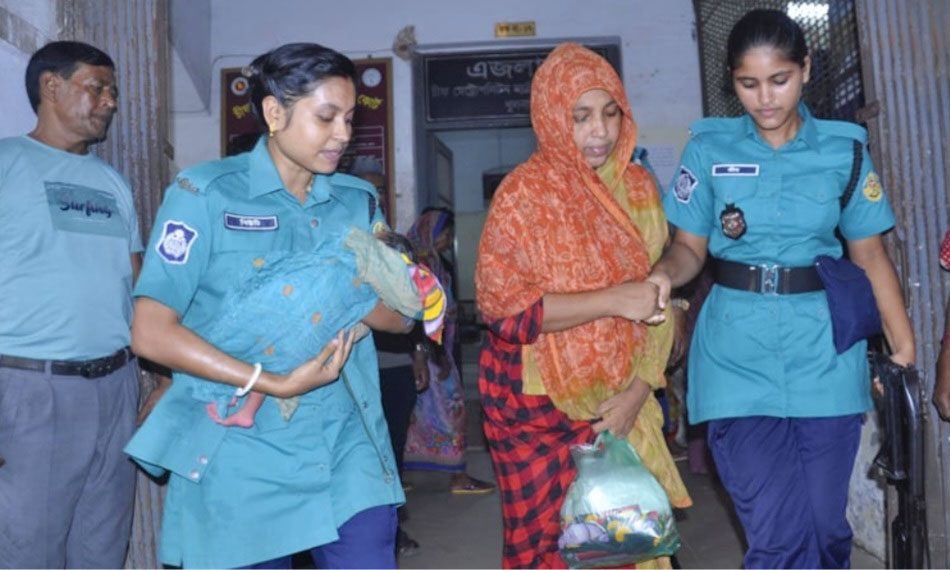 খুলনায় শিশু চুরি: জামিন মেলেনি শাহাজাদীর, নবজাতকসহ হাসপাতালের প্রিজন সেলে