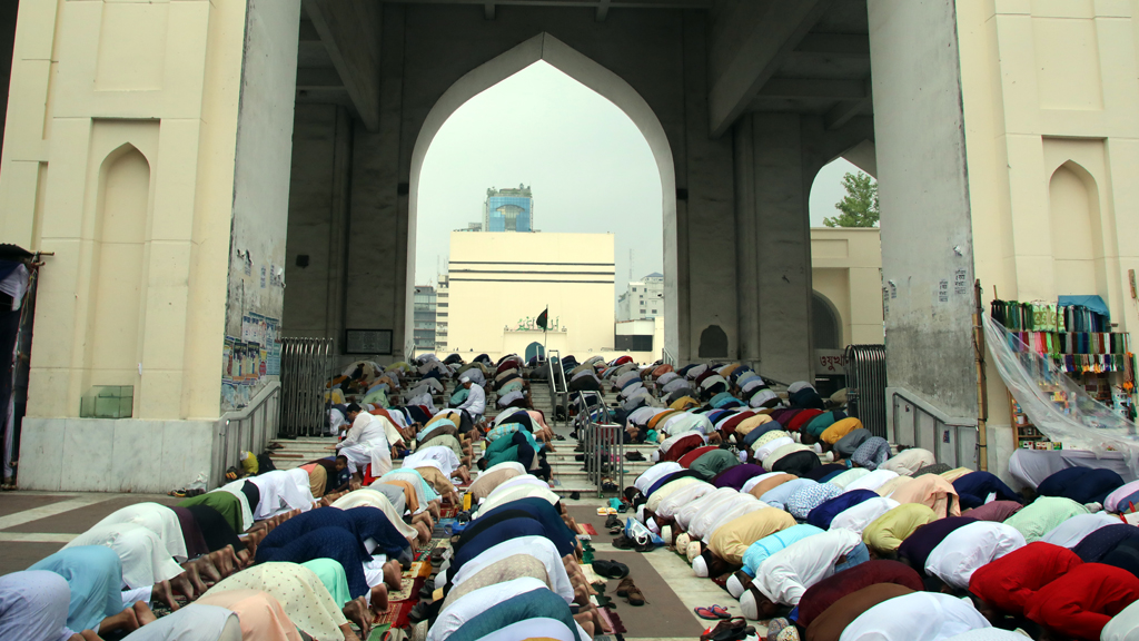 জুমার দিনের ২০ সুন্নত আমল