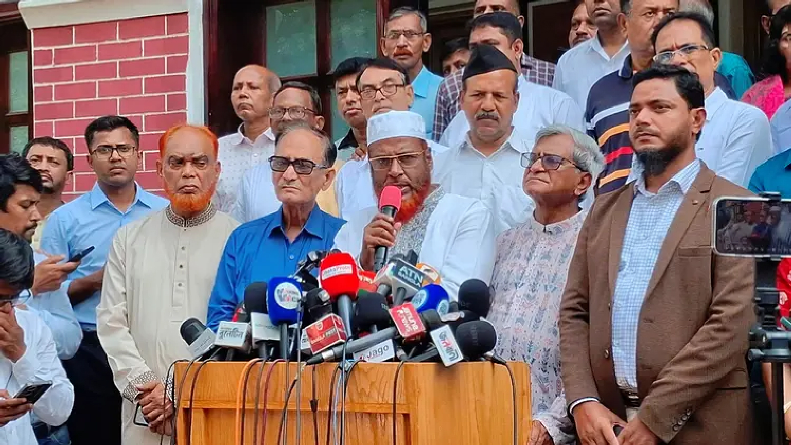 সনাতন ধর্মাবলম্বীদের সমস্যা সমাধানে পাশে থাকার আশ্বাস জামায়াত আমিরের