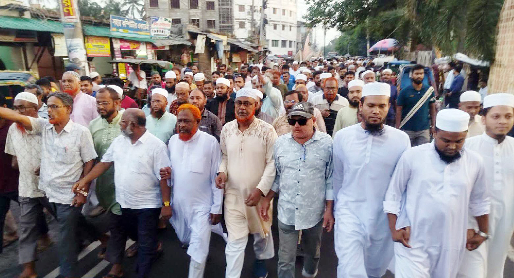 যশোরে এমপি গোলাম রসুলের বাড়িতে হামলার প্রতিবাদে জামায়াতের বিক্ষোভ মিছিল