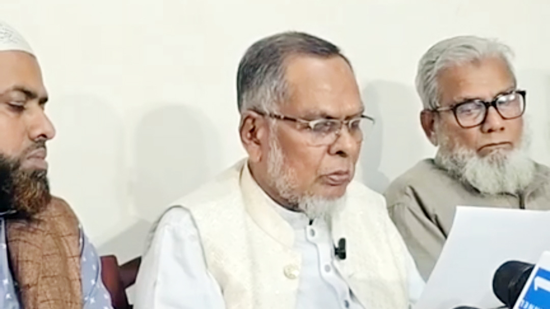 বরগুনায় জামায়াত ও বিএনপি প্রার্থীর পাল্টাপাল্টি সংবাদ সম্মেলন