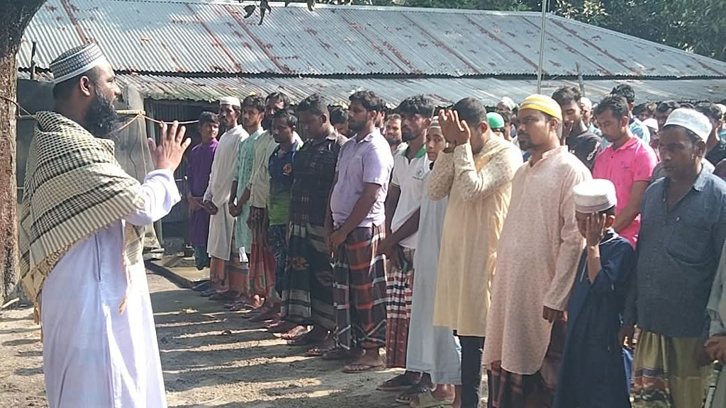 ত্রিমুখী সংঘর্ষে মোটরসাইকেল আরোহী দুই বন্ধু নিহত