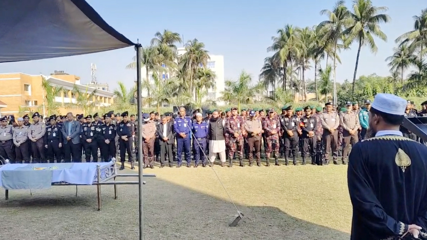চট্টগ্রামে জানাজা শেষে কুমিল্লায় নিজ গ্রামের পথে র‍্যাব কর্মকর্তার মরদেহ