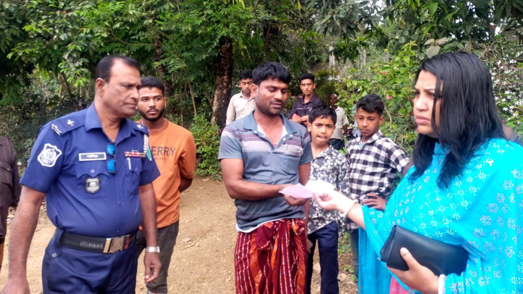 জৈন্তাপুরে মোবাইল কোর্টে ২টি নৌকা ধ্বংস, দুজনের কারাদণ্ড