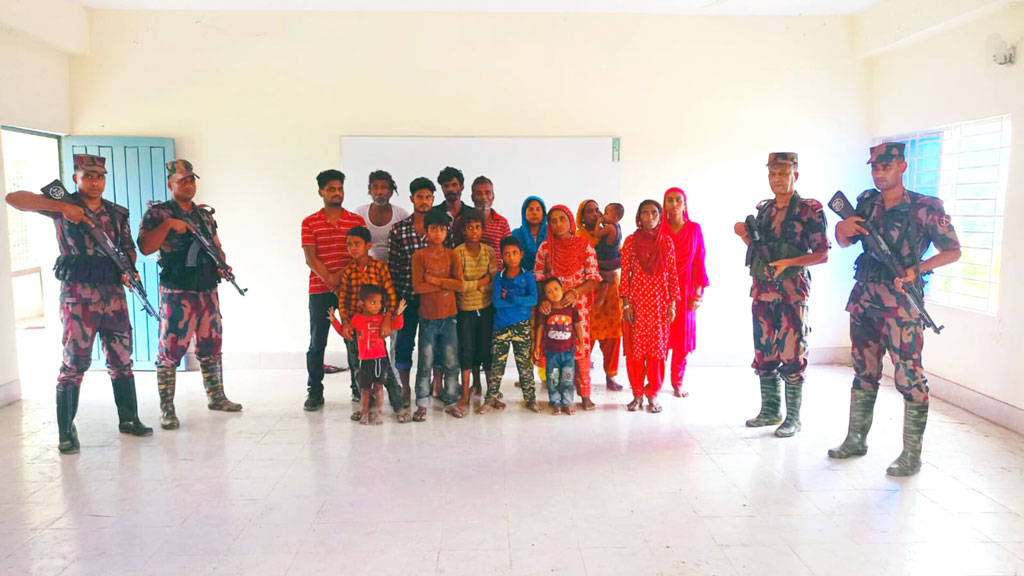 জৈন্তাপুর সীমান্তে রোহিঙ্গাসহ ৩১ জনকে পুশ ইন বিএসএফের