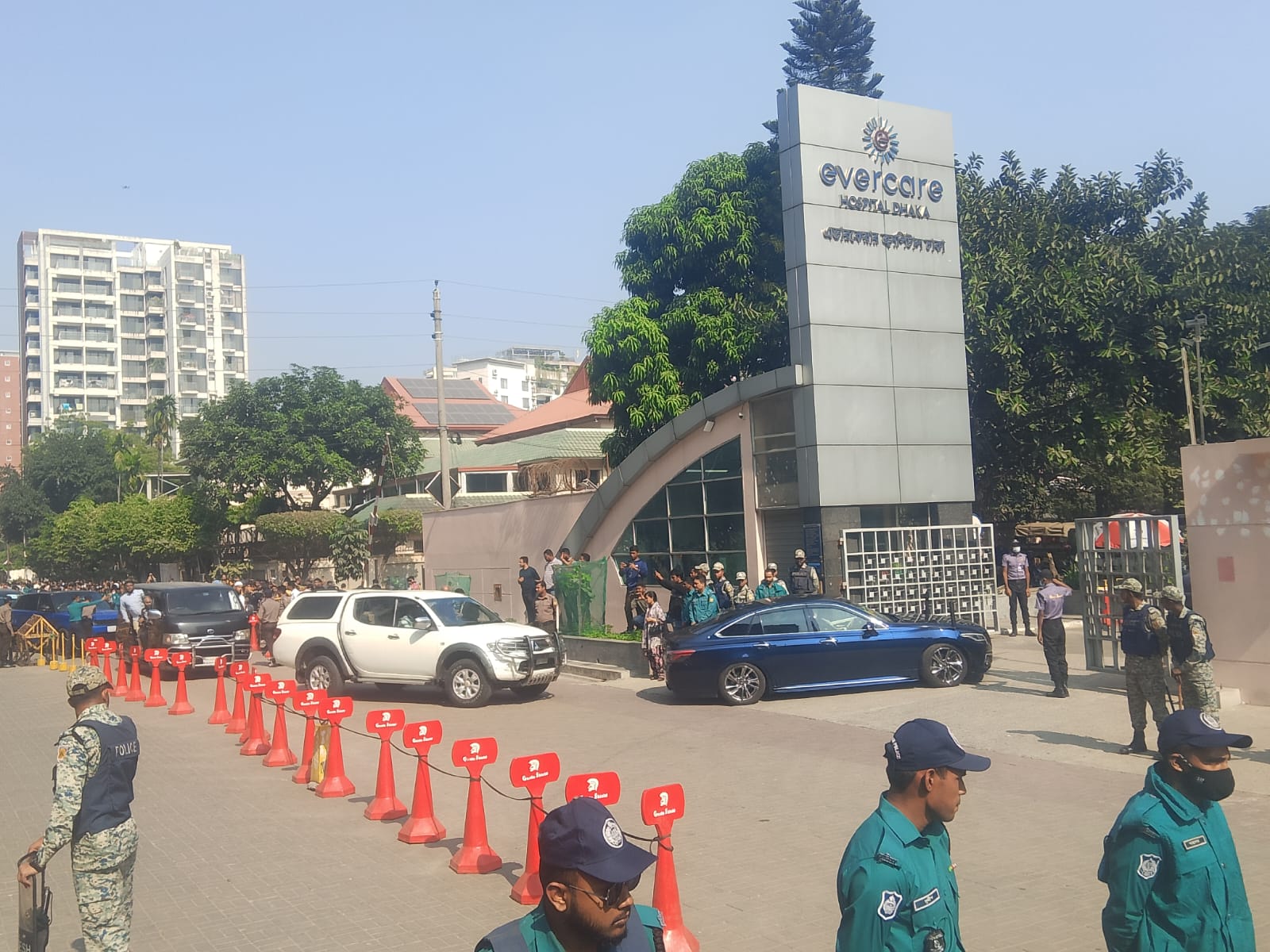 বিমানবন্দর থেকে সোজা এভারকেয়ার হাসপাতালে জোবাইদা রহমান
