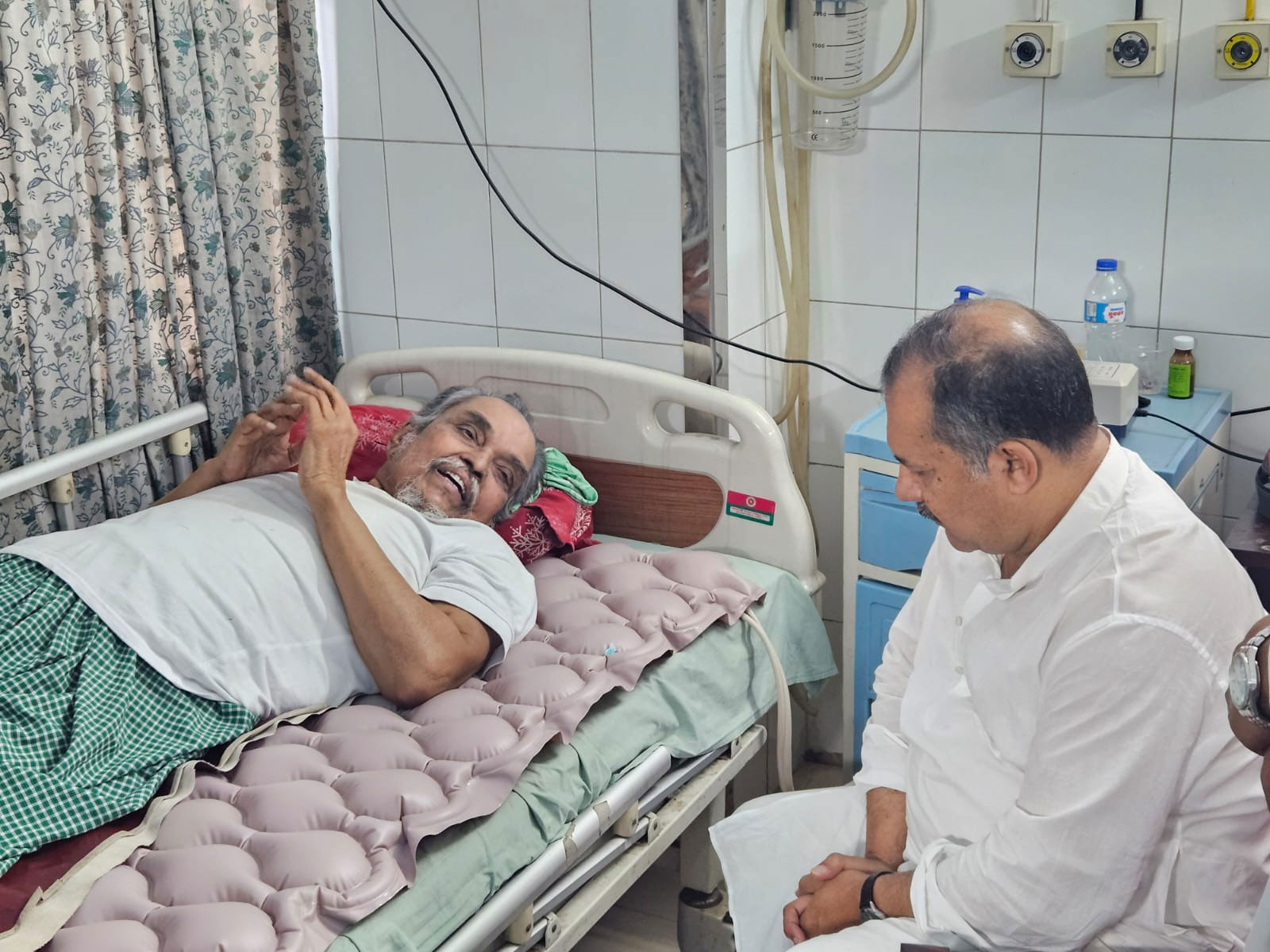 প্রবীণ সাংবাদিকদের অবসর ভাতা বাস্তবায়নে সরকার কাজ করছে: তথ্যমন্ত্রী