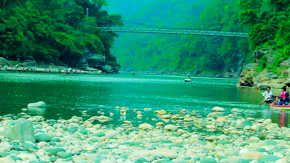 জাফলংয়ে টাস্কফোর্সের অভিযানে অর্ধলাখ ঘনফুট বালু জব্দ, আটক ৯