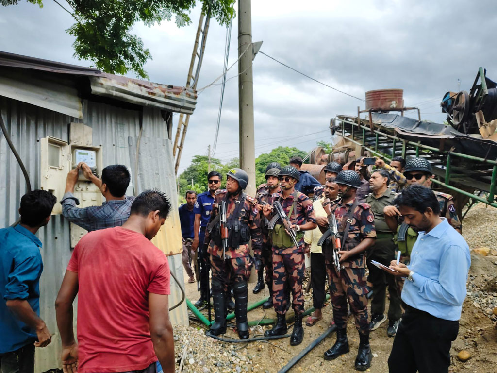 জাফলংয়ে পাথর ভাঙার ৬৭টি যন্ত্রের বিদ্যুৎ-সংযোগ বিচ্ছিন্ন
