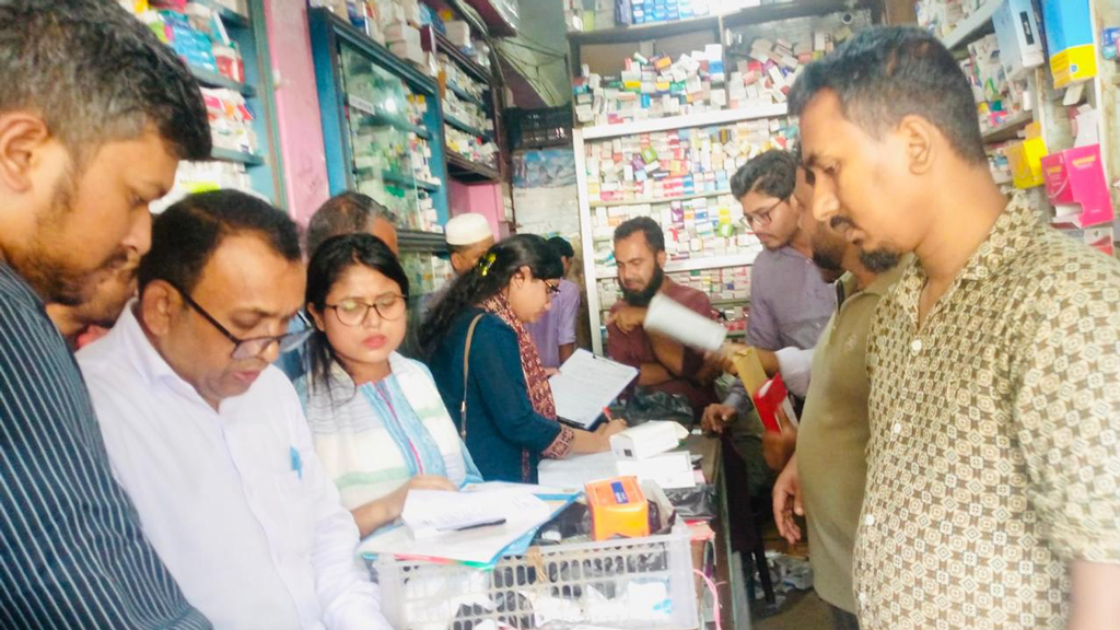 মিরসরাইয়ে ভ্রাম্যমাণ আদালতের ৪ মামলায় লক্ষাধিক টাকা জরিমানা