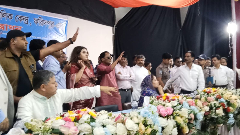 প্রতিমন্ত্রী শামা ওবায়েদের অনুষ্ঠানে দুই এমপির অনুসারীদের হট্টগোল