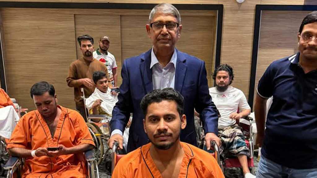 নিজ খরচে ইকোনমিক ক্লাসে সরকারি কাজে থাইল্যান্ডে যান মুক্তিযুদ্ধবিষয়ক মন্ত্রী