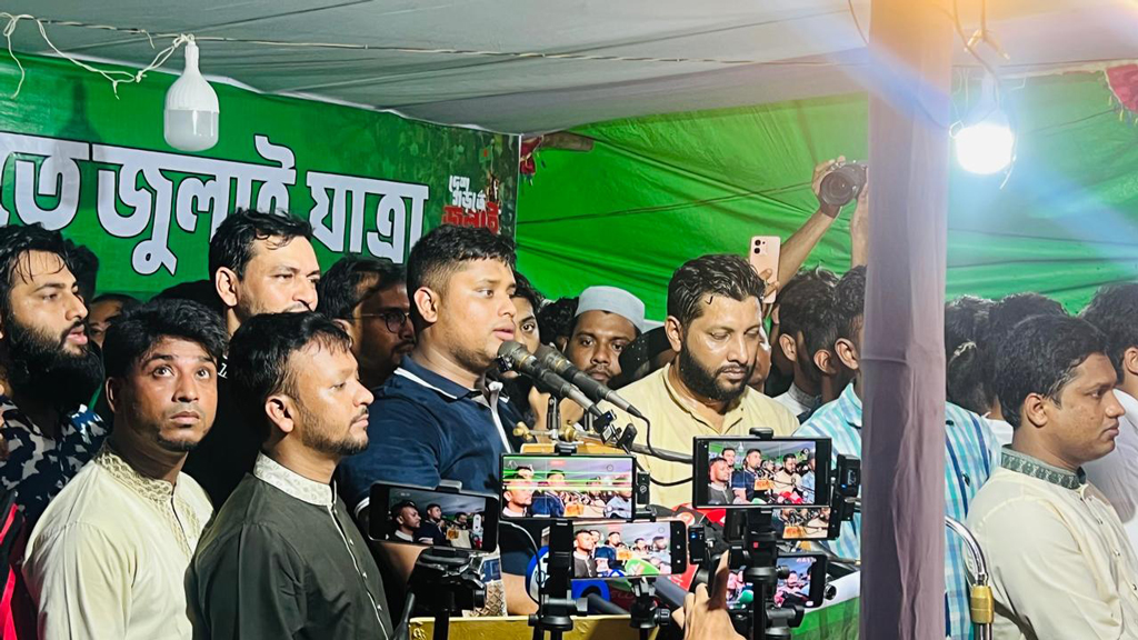 `জুলাইয়ের পক্ষের শক্তি হিসেবে আমরা মানুষের প্রত্যাশা পূরণ করতে পারিনি': সোনাগাজীতে হাসনাত আবদুল্লাহ