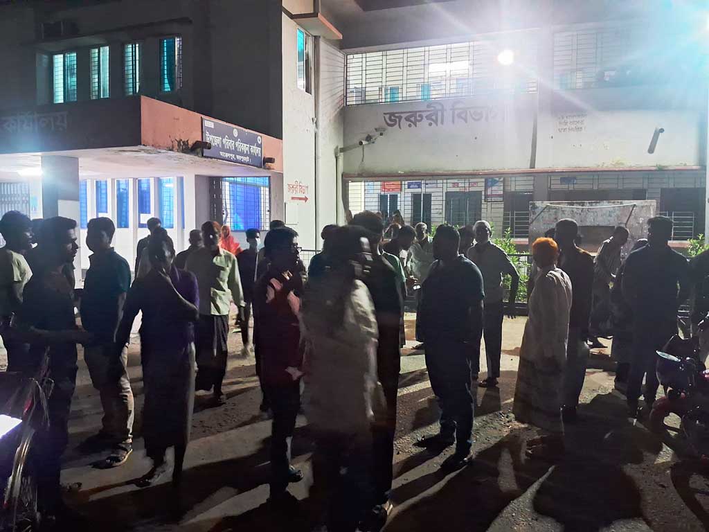 আক্কেলপুরে পুলিশের মোটরসাইকেলের ধাক্কায় সাবেক ইউপি চেয়ারম্যানের স্ত্রী নিহত