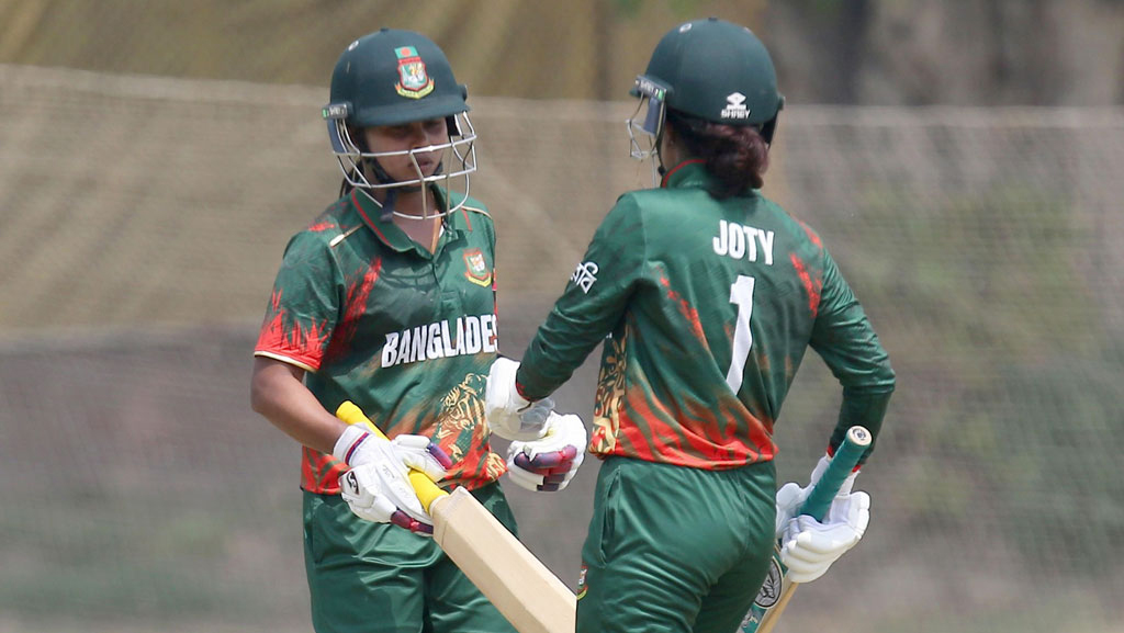 এগোলেন সুপ্তা, পেছালেন জ্যোতি