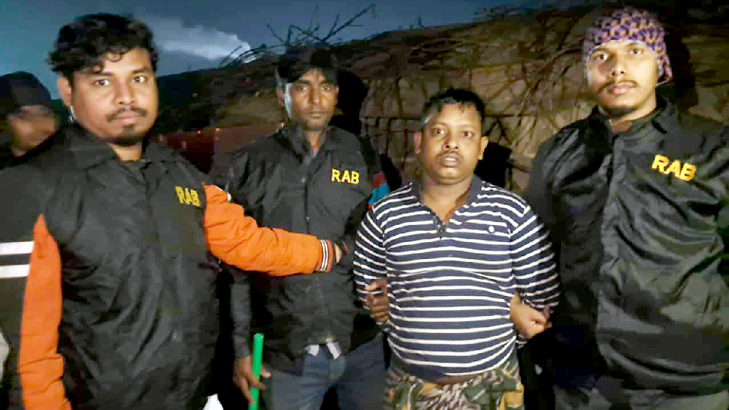 হাদিকে হত্যাচেষ্টা: প্রধান আসামি ফয়সালের সহযোগী কবির ৭ দিনের রিমান্ডে