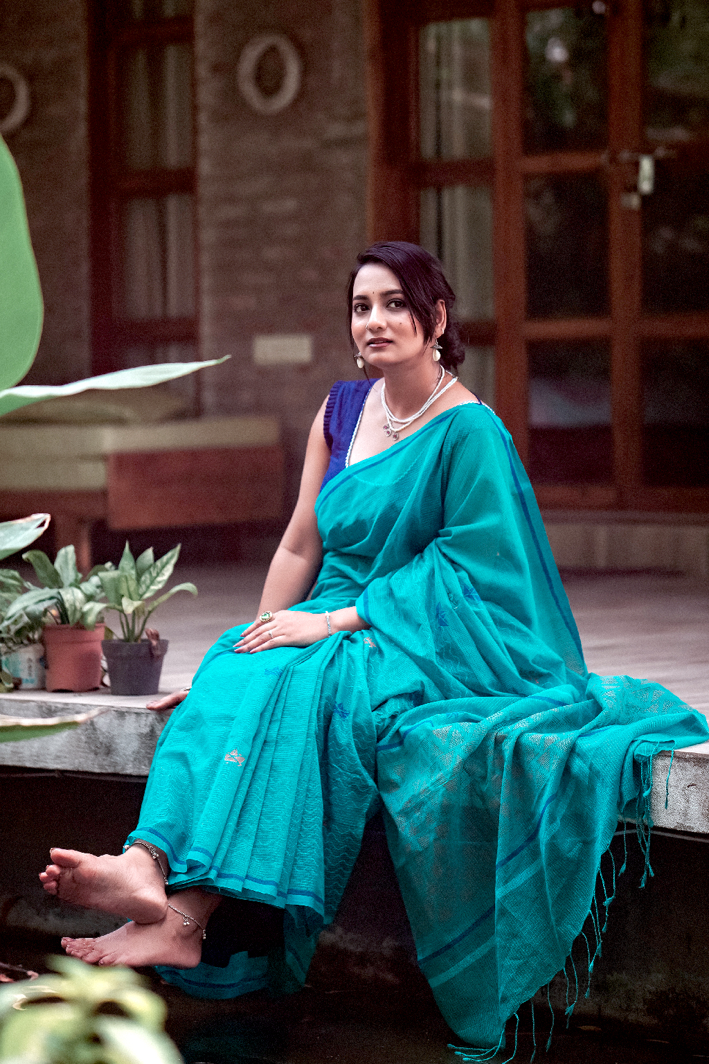 বর্ষায় শাড়িতে আরাম ও আভিজাত্য