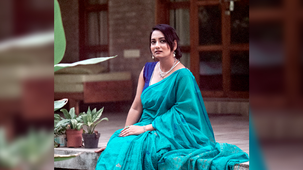 বর্ষায় শাড়িতে আরাম ও আভিজাত্য
