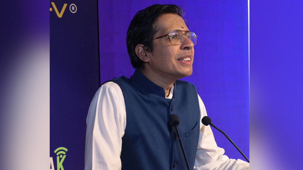 গোবর-গোমূত্র গবেষক পাচ্ছেন পদ্মশ্রী, সোশ্যাল মিডিয়ায় কংগ্রেসের বিদ্রূপ