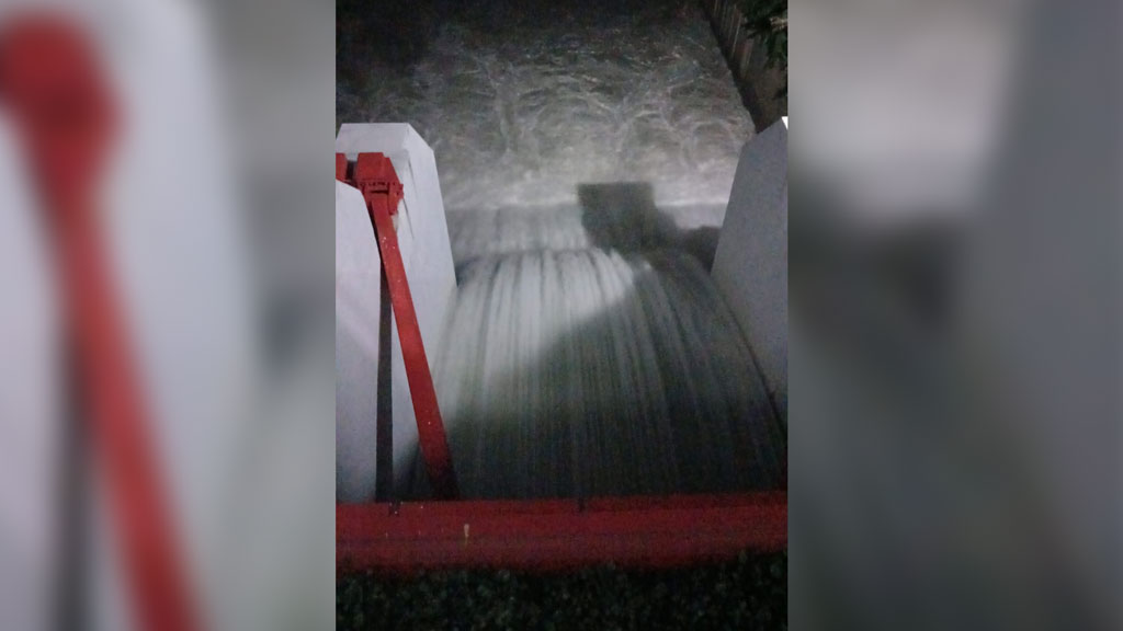 কাপ্তাই বাঁধের ১৬টি জলকপাট খুলে দেওয়া হয়েছে