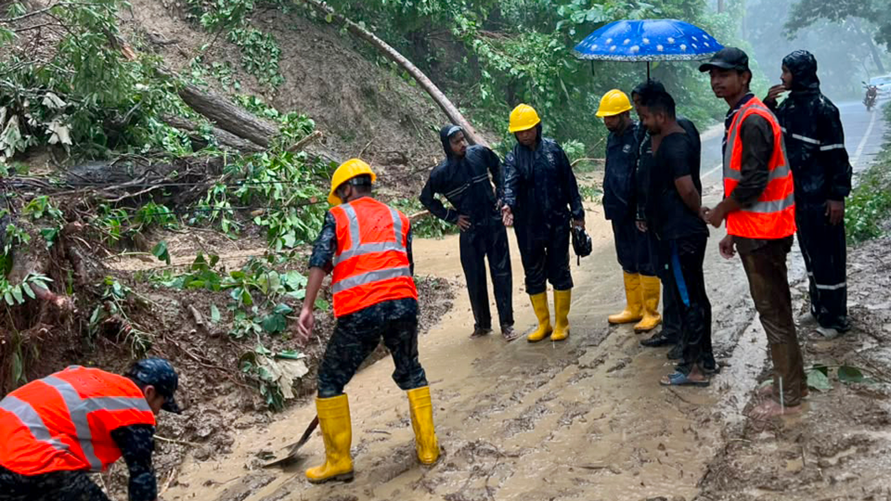 অতিবৃষ্টি-পাহাড়ি ঢলে প্রাণহানি বেড়ে ৫৪, পানিবন্দী দেড় লাখের বেশি পরিবার