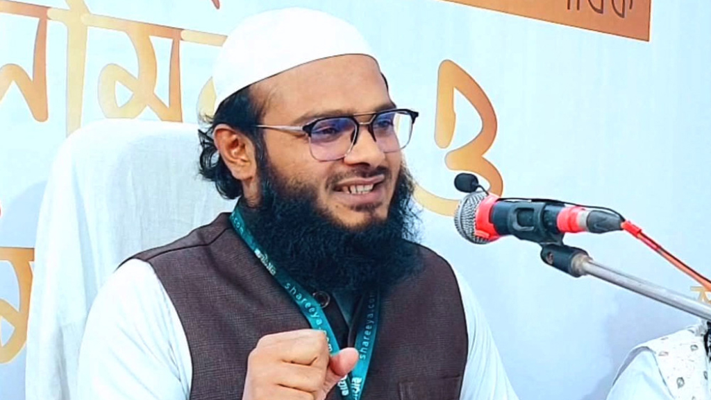 ৯ বিয়ে করা মুফতি মামুনুর রশিদ কাসেমীর জামিন নামঞ্জুর