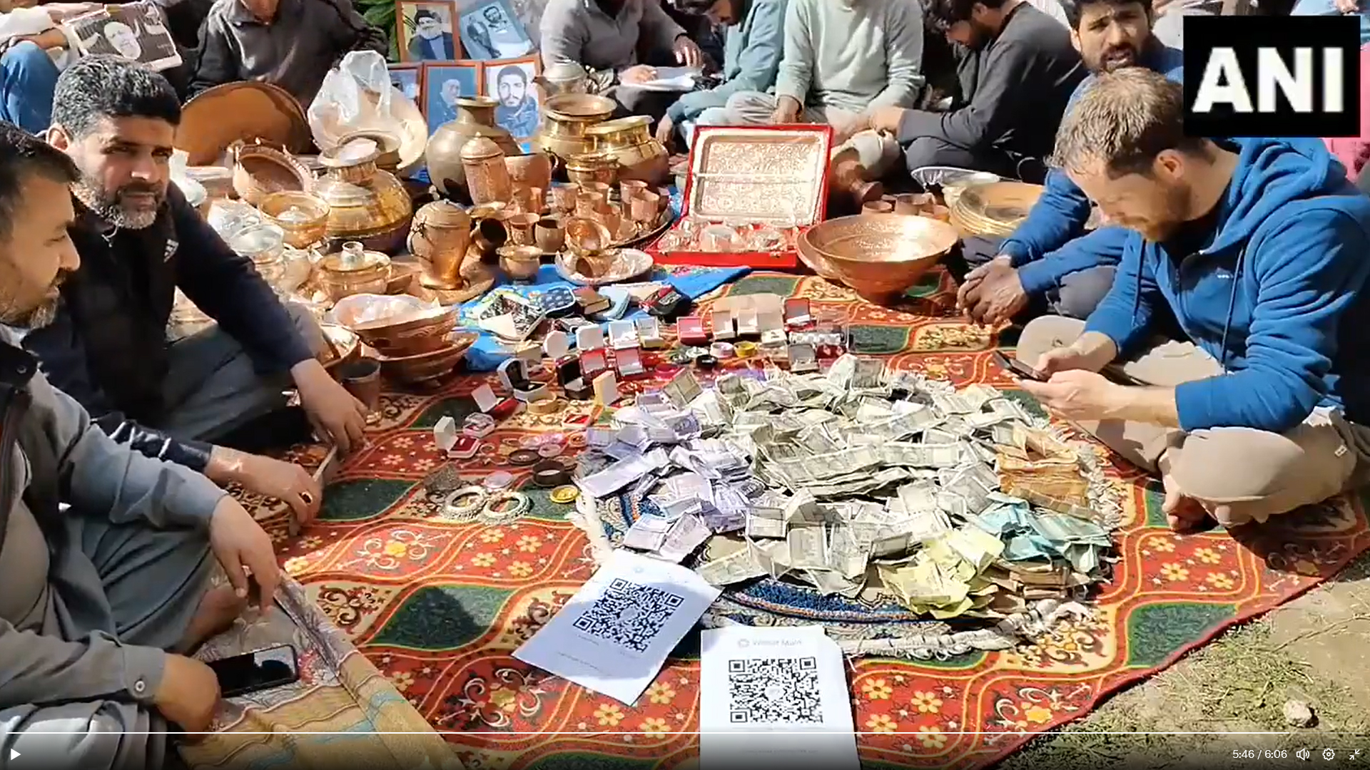 ইরানের জন্য গয়না-নগদ অর্থ দান করছেন কাশ্মীরিরা, এক মাসের বেতন দিলেন বিধায়ক