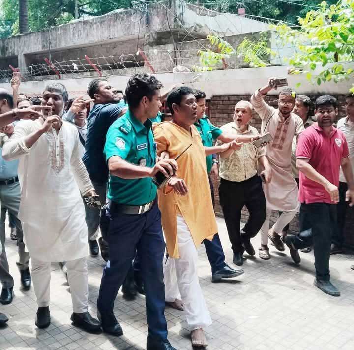 শিক্ষক-কর্মচারী ঐক্য পরিষদের চেয়ারম্যান আটক