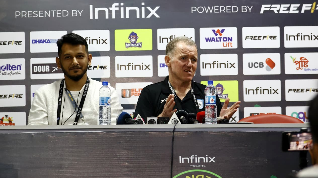 পর্দার পেছনে কেউ কলকাঠি নাড়ছে, হারের পর কোচের অভিযোগ