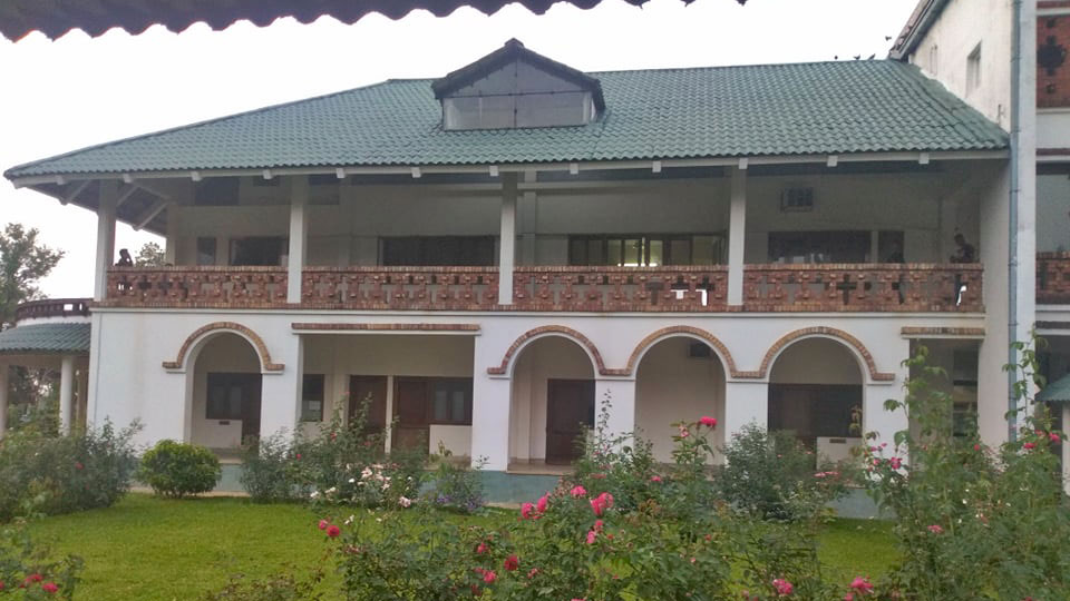 ক্যামেলিয়ায় চিকিৎসা মিলছে না চা-বাগানের লক্ষাধিক শ্রমিকের