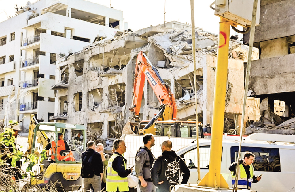 নতিস্বীকার করবে না ইরান