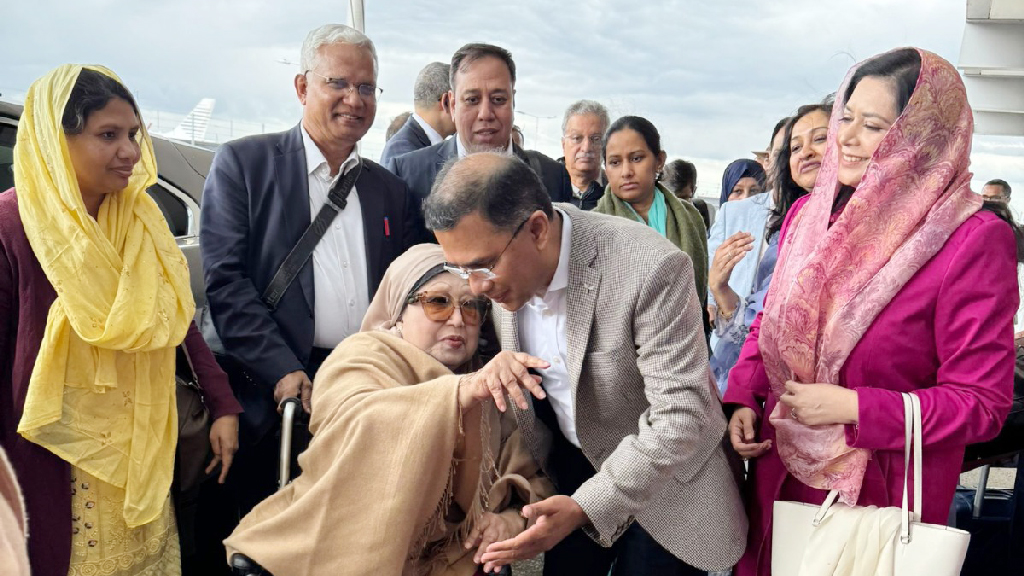 ‘ভাইয়ার খেয়াল রেখ’
