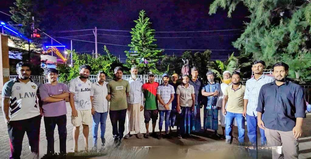 ক্যান্সার আক্রান্ত খুবি শিক্ষার্থী রাকিবের পাশে দাঁড়ালেন ক্যাম্পাসের ভ্যানচালকরা