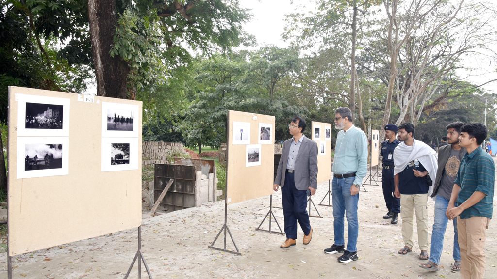 খুলনা বিশ্ববিদ্যালয়ে জুলাই বিপ্লবের আলোকচিত্র প্রদর্শনী