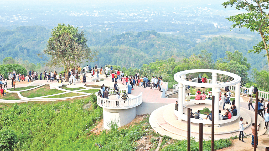 ছুটিতে ঘুরে আসতে পারেন খাগড়াছড়ি থেকে
