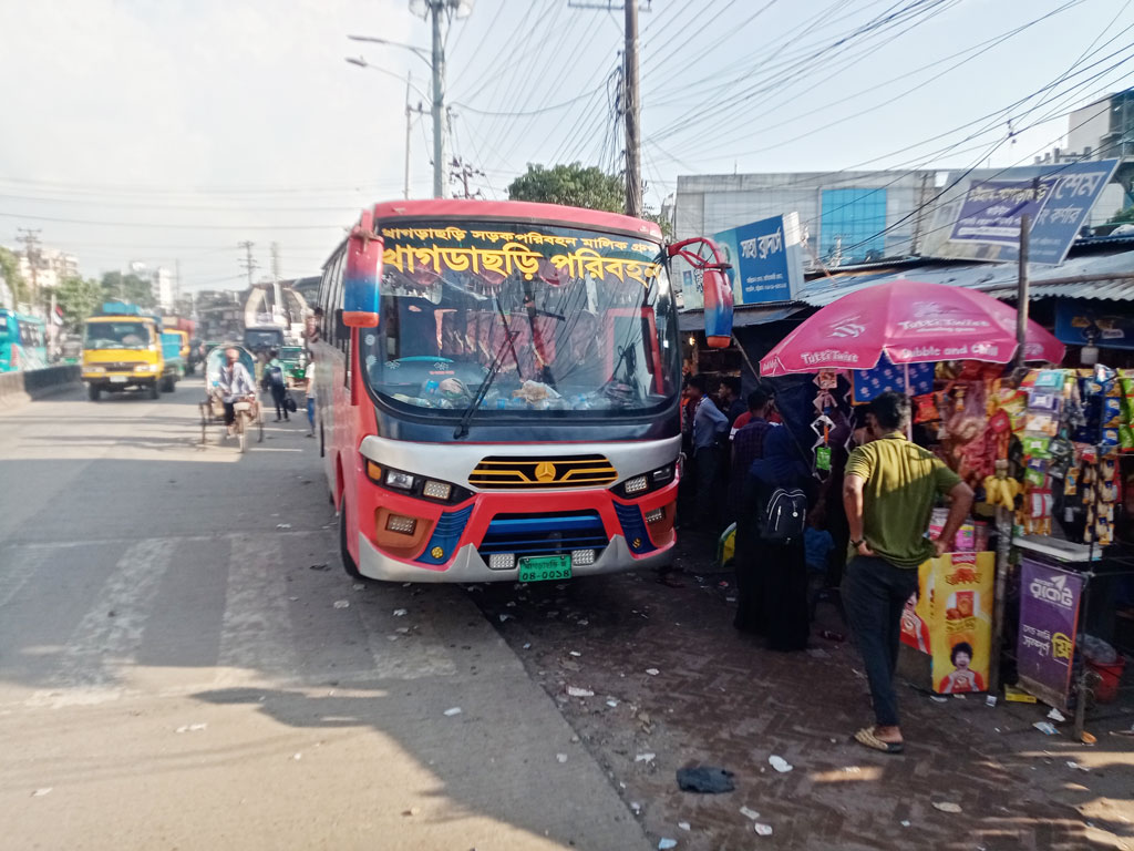 খাগড়াছড়ি-চট্টগ্রাম সড়কে যান চলাচল স্বাভাবিক