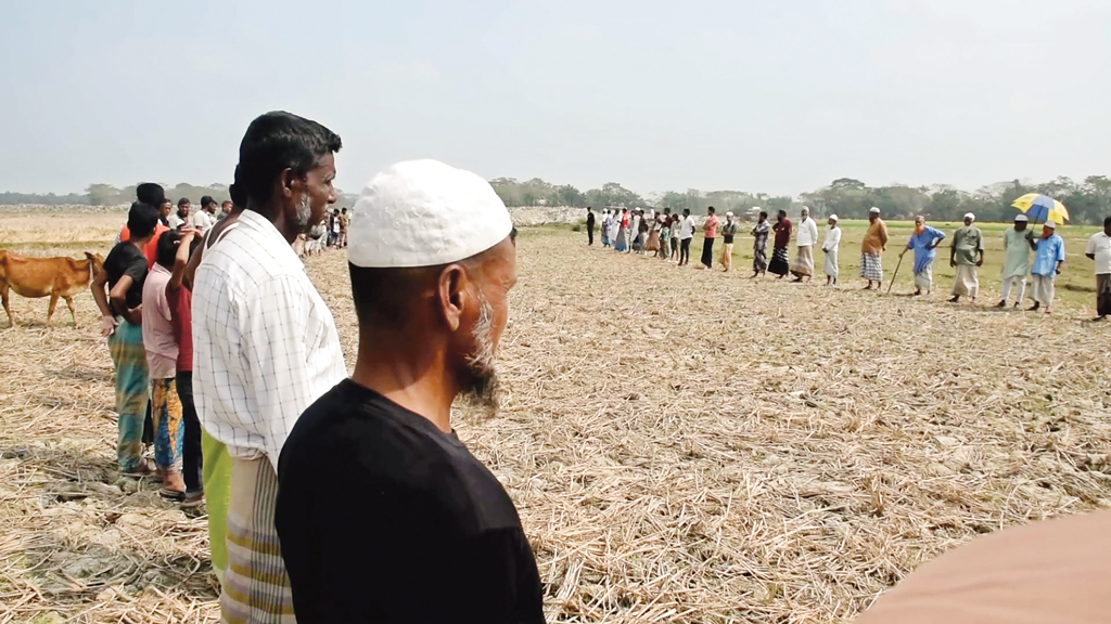 সরকারি খাল খননে বাধা, বিপাকে কৃষক