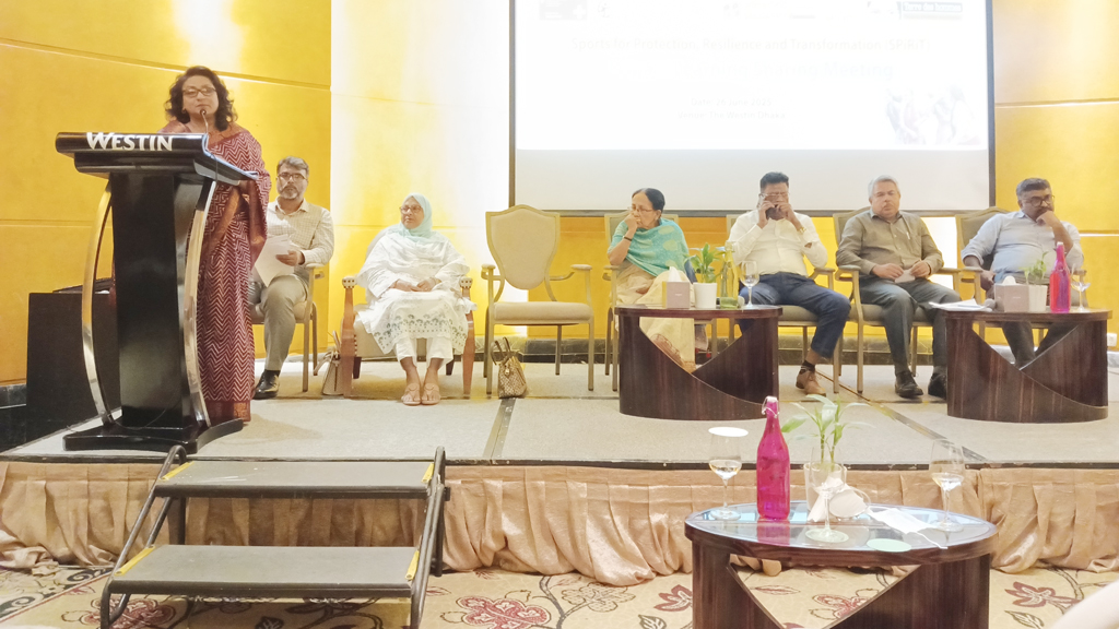 ‘পরিবারের সহযোগিতার অভাবে খেলাধুলায় অংশ নিতে পারে না মেয়েরা’