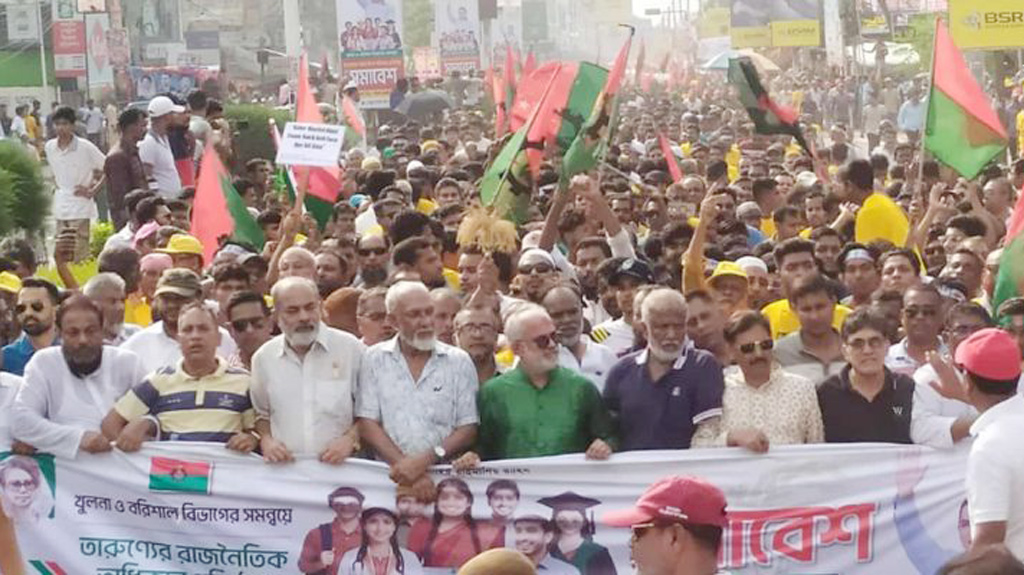 খুলনায় পৃথক মিছিল নিয়ে তারুণ্যের সমাবেশে মঞ্জু অনুসারীরা
