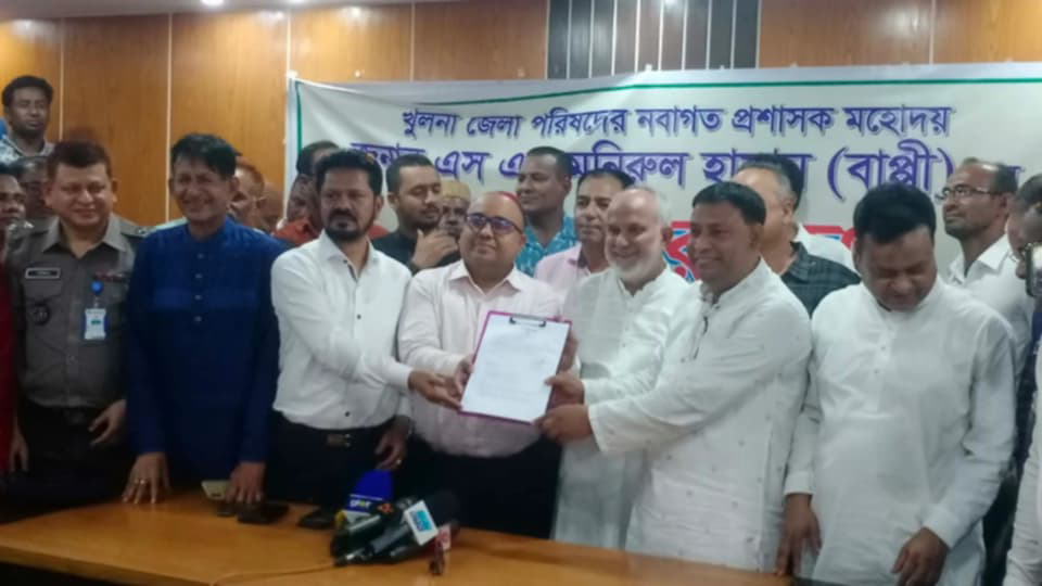 নবনিযুক্ত প্রশাসকের খুলনা জেলা পরিষদের দায়িত্ব গ্রহণ