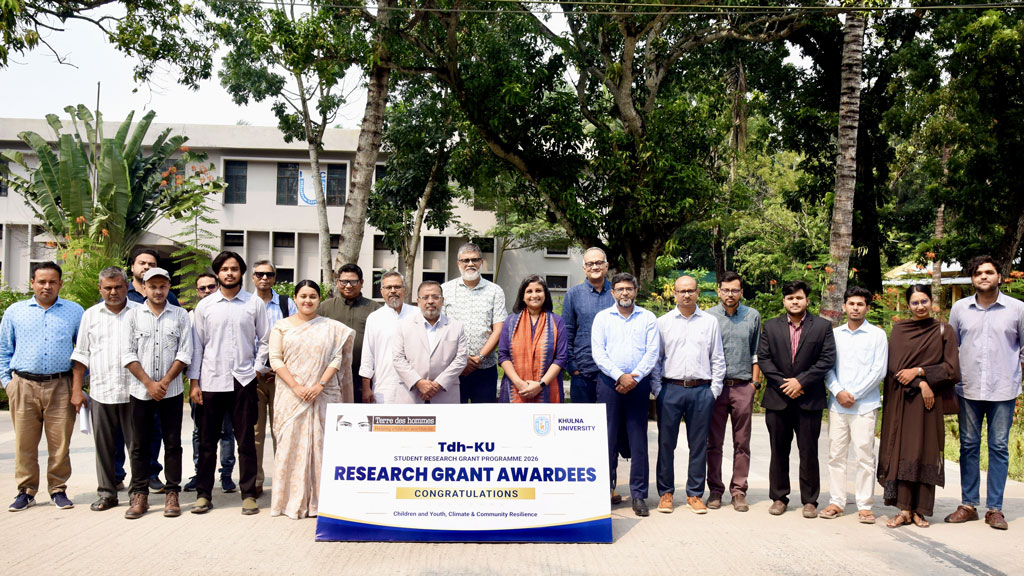 জলবায়ু ও শিশু অধিকার নিয়ে গবেষণায় অনুদান পেলেন খুলনা বিশ্ববিদ্যালয়ের ৭ শিক্ষার্থী
