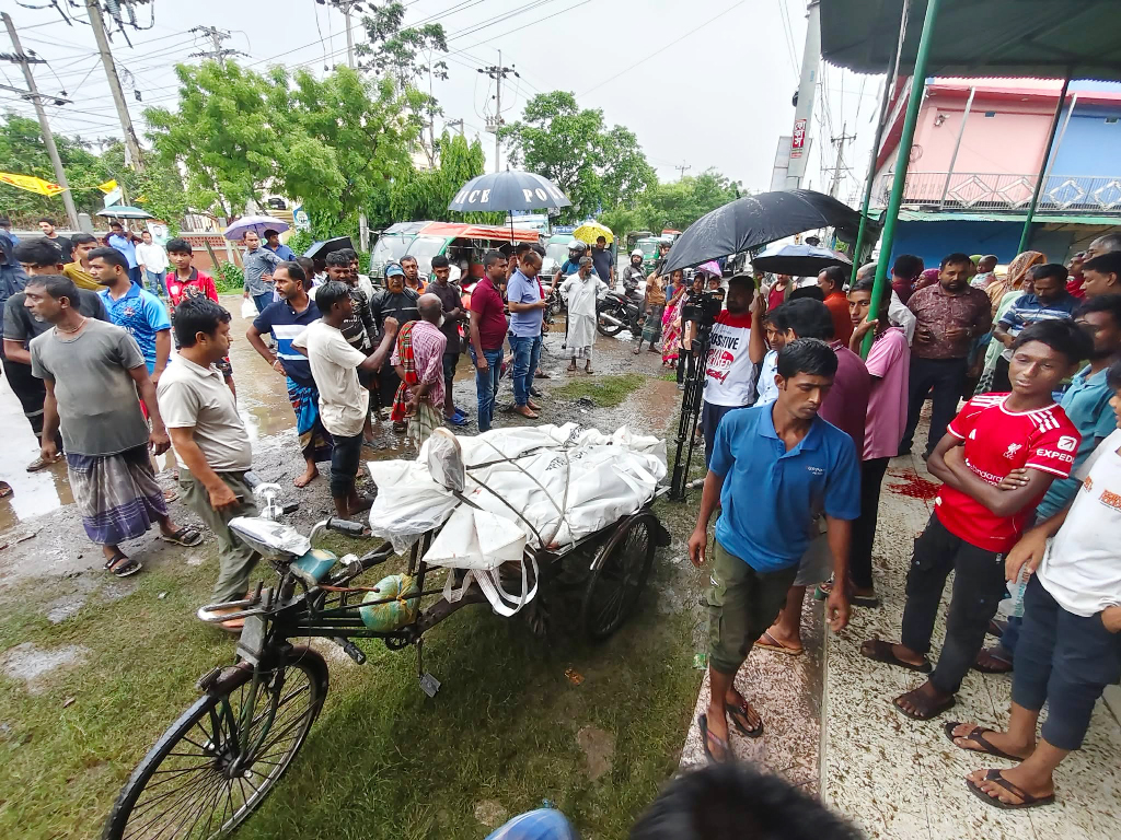 খুলনায় ট্রাক-ইজিবাইক সংঘর্ষে নিহত ২