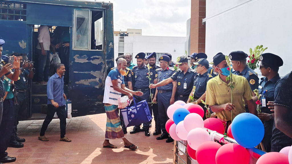 অবশেষে নতুন ঠিকানায় ১০০ সাজাপ্রাপ্ত বন্দী