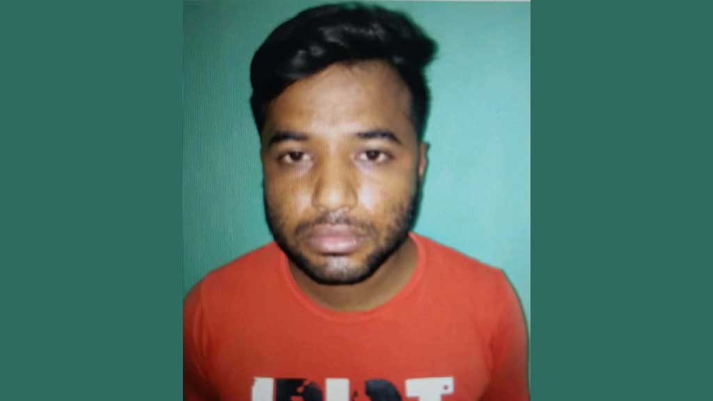 খুলনার লবণচরায় চিহ্নিত সন্ত্রাসী চ্যাগা সোহেল গ্রেপ্তার