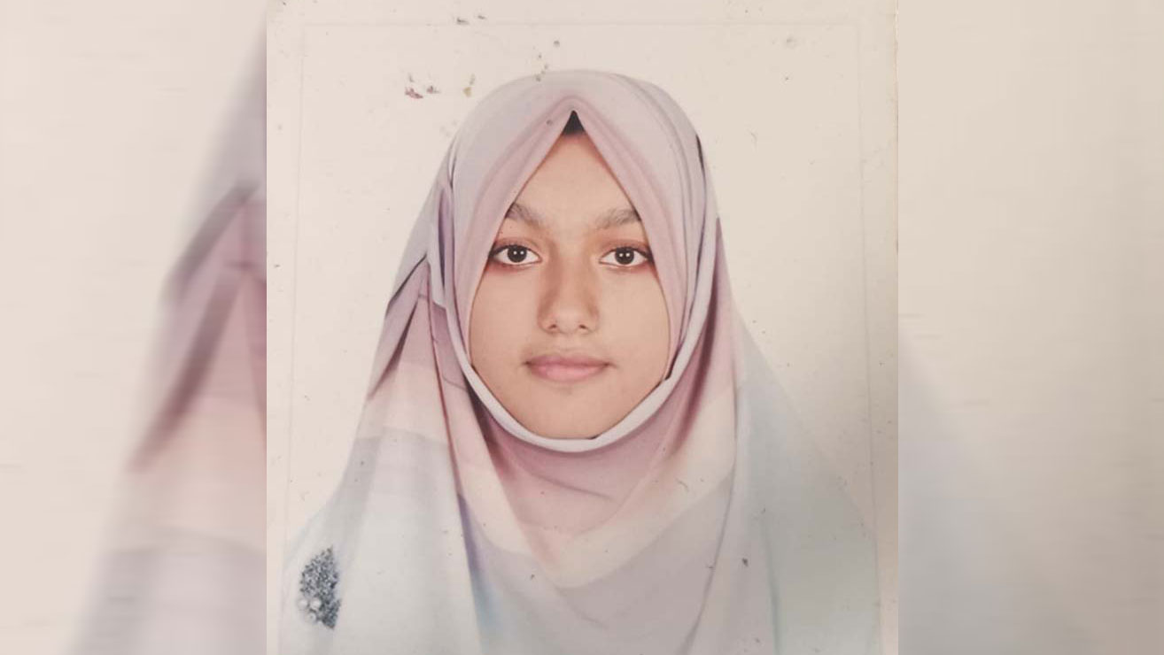 ‘স্যাক্রোলাইটিস’ রোগে আক্রান্ত: মেধাবী ছাত্রী আসফির বাঁচার আকুতি